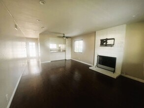 21266 Burlington Ln in Huntington Beach, CA - Building Photo - Building Photo