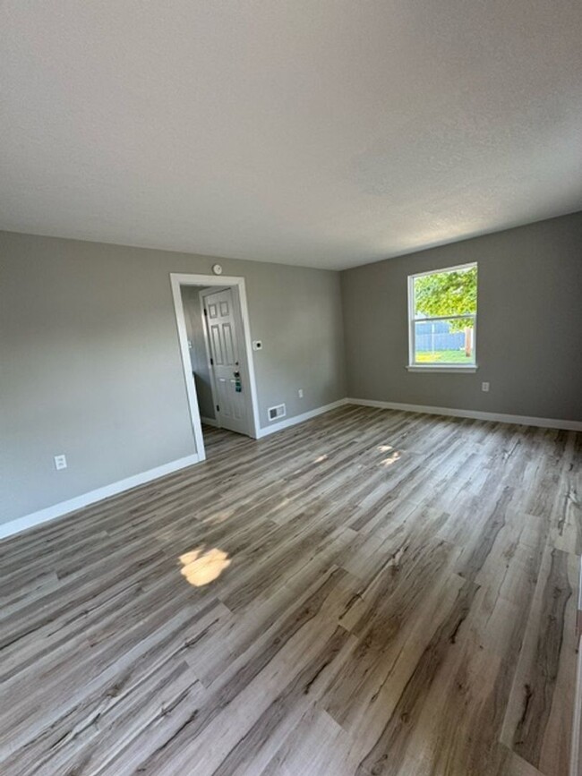 2405 Carew St in Fort Wayne, IN - Building Photo - Building Photo