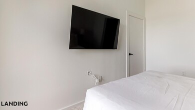 2623 Keene St, Unit 445 in Houston, TX - Building Photo - Building Photo