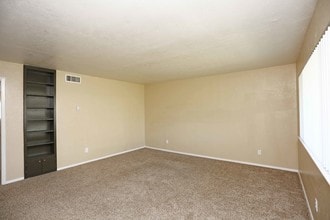 Villa Creek in Farmers Branch, TX - Foto de edificio - Interior Photo