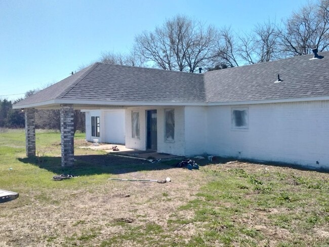 10178 US-82 in Savoy, TX - Building Photo - Building Photo