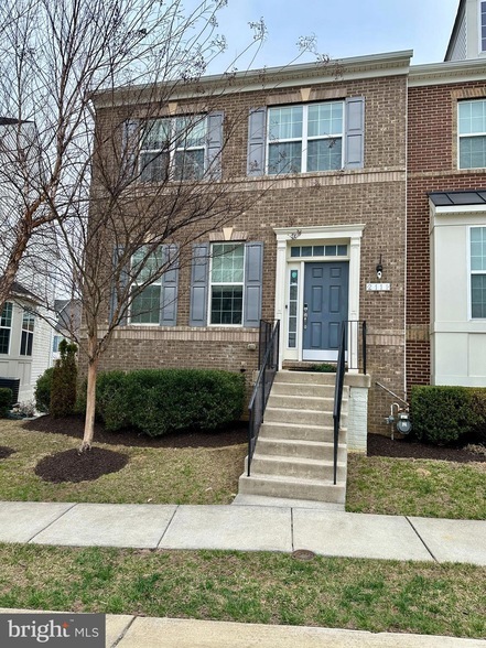 2111 Garden Grove Ln in Bowie, MD - Building Photo
