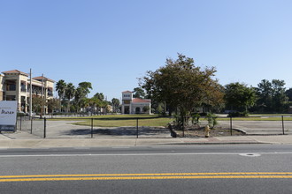 East San Marco Apartments in Jacksonville, FL - Building Photo - Building Photo