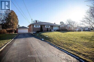 97 Elizabeth Cres S in Whitby, ON - Building Photo - Building Photo