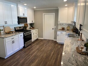 2007 Wood Pl in Longview, TX - Foto de edificio - Building Photo