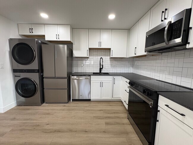 560 E 100 N in Springville, UT - Foto de edificio - Building Photo