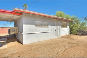 74768 Sunset Dr in Twentynine Palms, CA - Building Photo