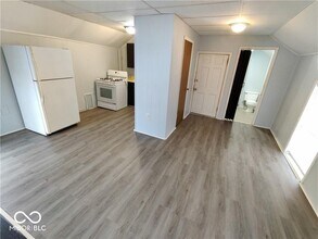 617 W Franklin St in Shelbyville, IN - Building Photo - Building Photo