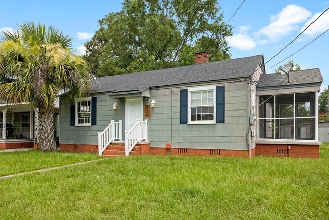 property at 816 Crossgate Rd