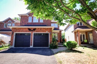 6 Bellingham Pl in Ottawa, ON - Building Photo