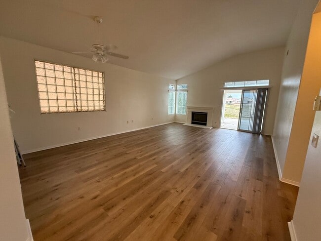 11182 Country Club Dr in Apple Valley, CA - Building Photo - Building Photo