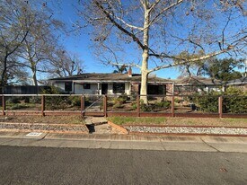 3601 Ardmore Rd in Sacramento, CA - Building Photo