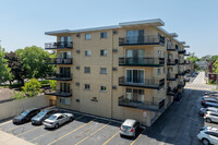 Circle Terrace in Forest Park, IL - Building Photo - Building Photo