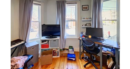 376 Washington St, Unit 1 in Somerville, MA - Building Photo - Building Photo