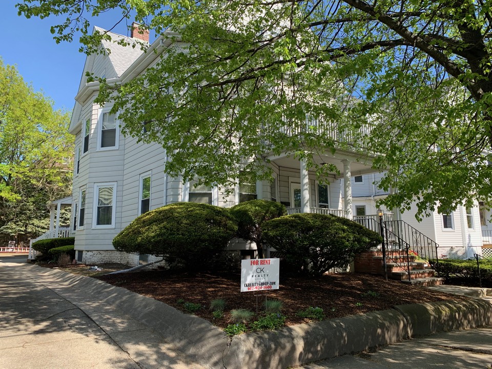 14 Marlboro St, Unit 14 in Belmont, MA - Foto de edificio