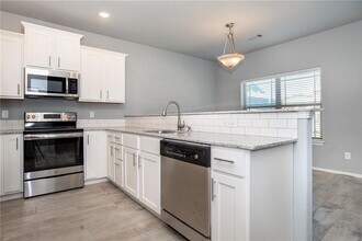 1322 N Corsica Dr in Fayetteville, AR - Building Photo - Building Photo