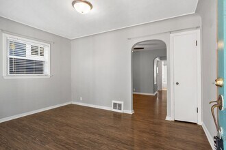 7068 Sutherland Ave in St. Louis, MO - Building Photo - Building Photo