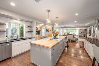 2152 Grand Oaks Ave in Altadena, CA - Foto de edificio - Building Photo