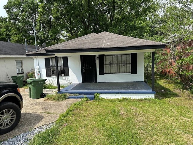 property at 1134 Oak St