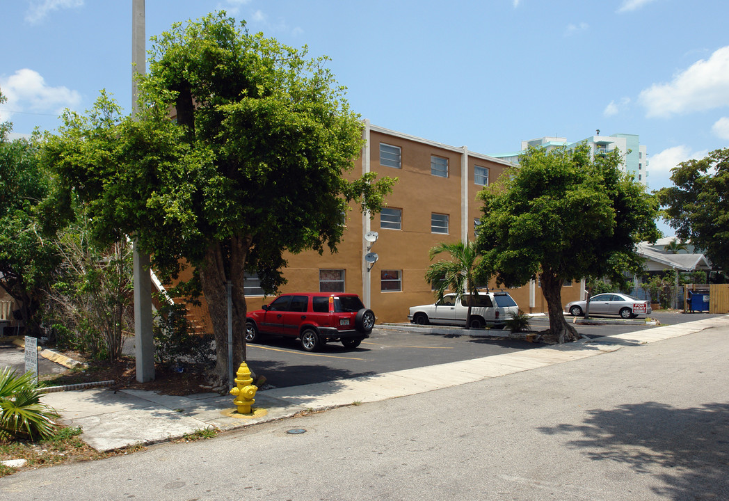 455 NE 32nd St in Miami, FL - Foto de edificio