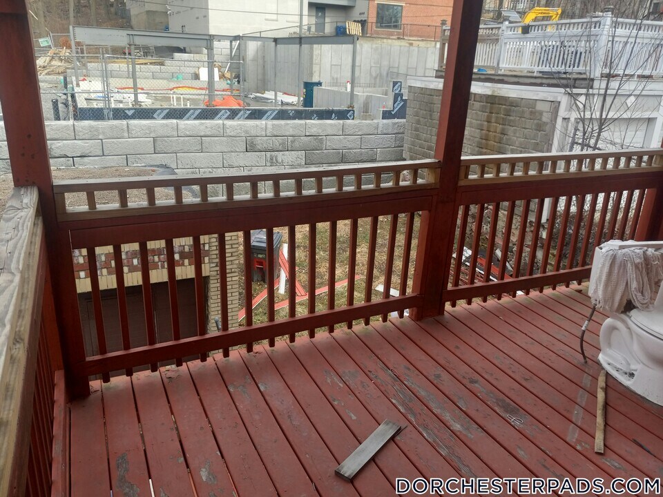 207 Harvard St in Boston, MA - Building Photo