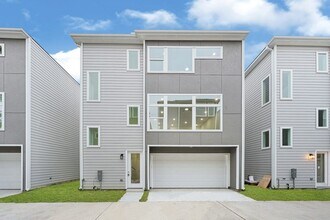 4013 St Augustine St in Houston, TX - Building Photo - Building Photo