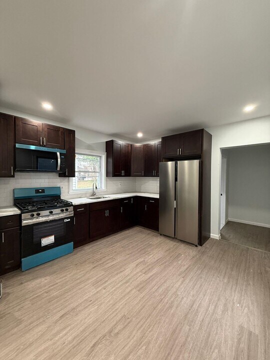 407 Elm St in Kearny, NJ - Building Photo