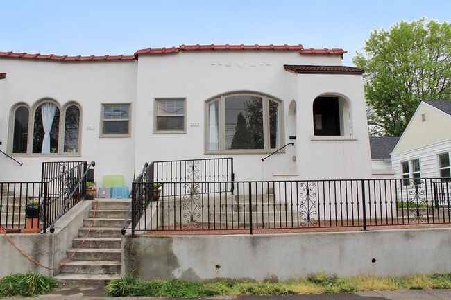 2915 SE Alder St in Portland, OR - Building Photo - Building Photo
