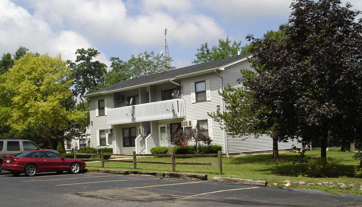 Wooster Ridge Apartments in Ingleside, IL - Foto de edificio