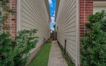 624 E 39th St in Houston, TX - Building Photo - Building Photo