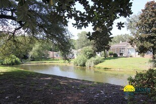 107 Westlake Ct in Niceville, FL - Building Photo