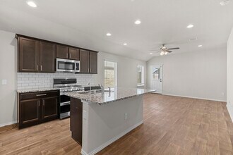 8303 Amaryllis Ct in Arcola, TX - Building Photo - Building Photo