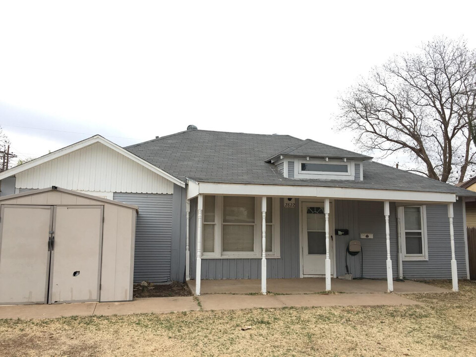 2822 36th St in Lubbock, TX - Foto de edificio