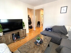 20 Radcliffe Rd, Unit 1 in Somerville, MA - Building Photo - Building Photo