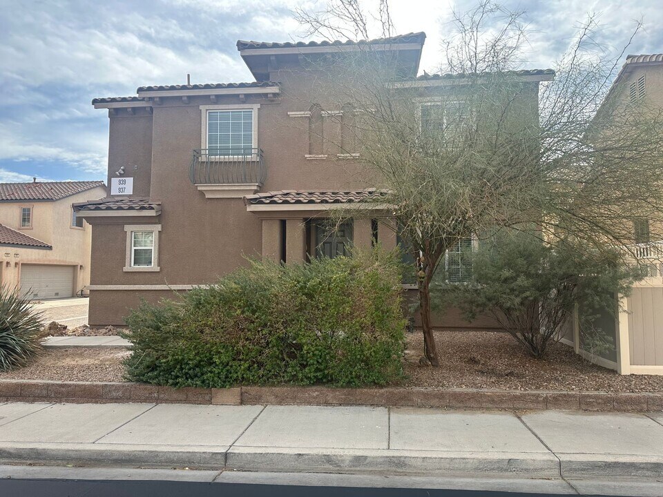 939 Wembly Hills Pl in Henderson, NV - Building Photo