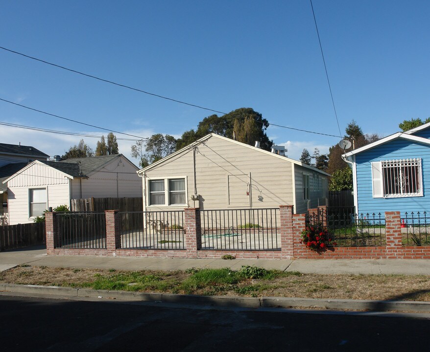 3237 Tulare Ave in Richmond, CA - Building Photo