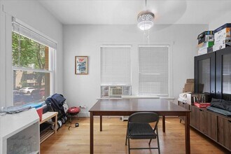 429 W Wellington Ave in Chicago, IL - Building Photo - Building Photo