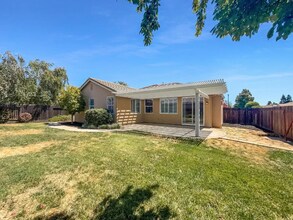 9752 Sorrena Way in Elk Grove, CA - Building Photo - Building Photo