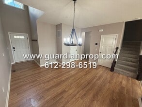 11325 Sand Castle Dr in Woodbury, MN - Building Photo - Building Photo