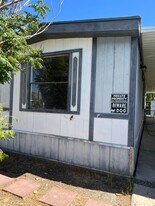 2080 Sweetwater Dr in Bullhead City, AZ - Building Photo