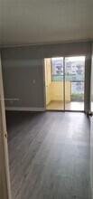 100 SW 83rd Way, Unit 107 in Pembroke Pines, FL - Foto de edificio - Building Photo
