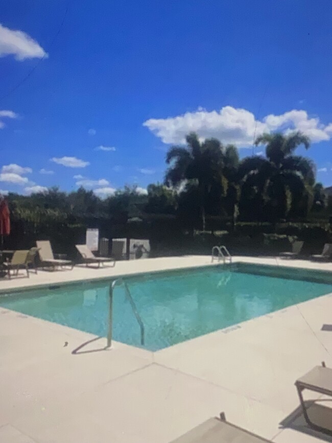9470 Ivy Brook Run, Unit 801 in Ft. Myers, FL - Building Photo - Building Photo