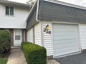 226 Walker Dr in Bolingbrook, IL - Building Photo
