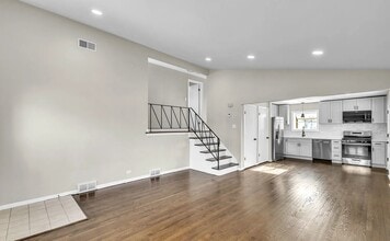 11011 W Roosevelt Rd in Westchester, IL - Building Photo - Building Photo