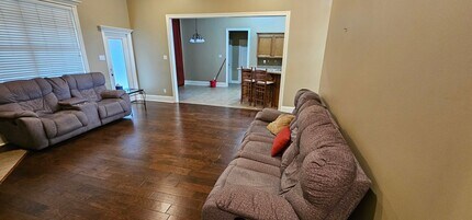 112 Hampshire St in Youngsville, LA - Building Photo - Building Photo