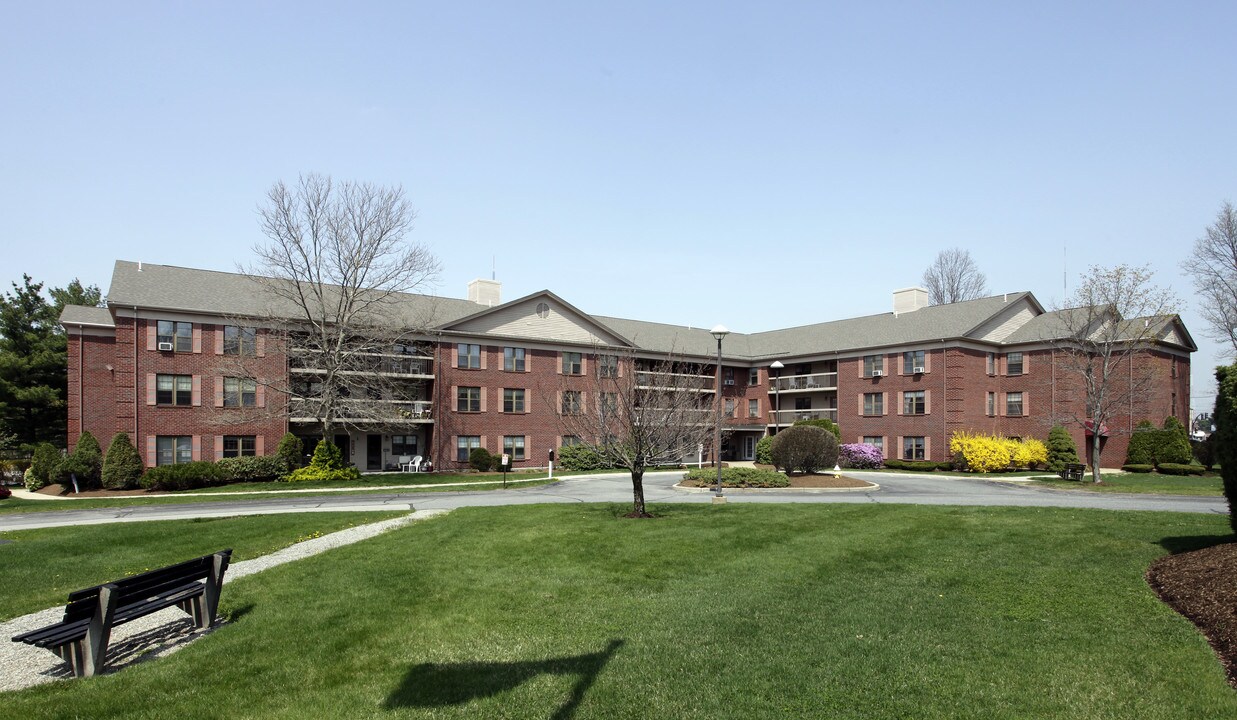 Hamilton Highlands in Needham, MA - Foto de edificio