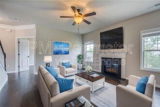 4040 Raccoon Ln in Cumming, GA - Building Photo - Building Photo