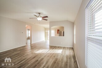 4613 Redbud Dr in Denton, TX - Foto de edificio - Building Photo