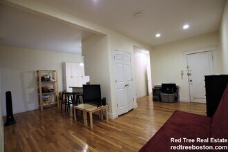 1868 Commonwealth Ave in Boston, MA - Building Photo - Building Photo