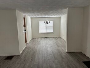 13 Navajo Rd in Worcester, MA - Building Photo - Building Photo